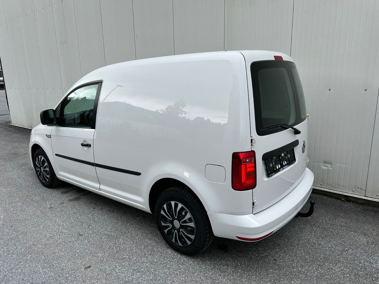 Volkswagen Caddy 2.0tdi - فان المدمجة: صورة 4 Volkswagen Caddy 2.0tdi - فان المدمجة: صورة 4