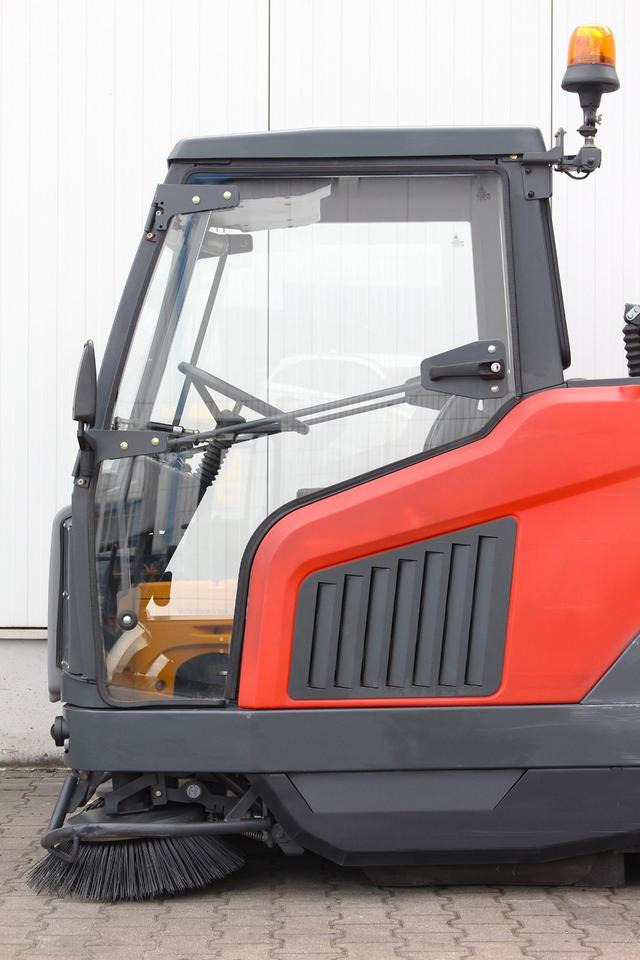 Hako Sweepmaster D1500RH Diesel UVV✅ - كناسة المناطق الصناعية: صورة 5 Hako Sweepmaster D1500RH Diesel UVV✅ - كناسة المناطق الصناعية: صورة 5