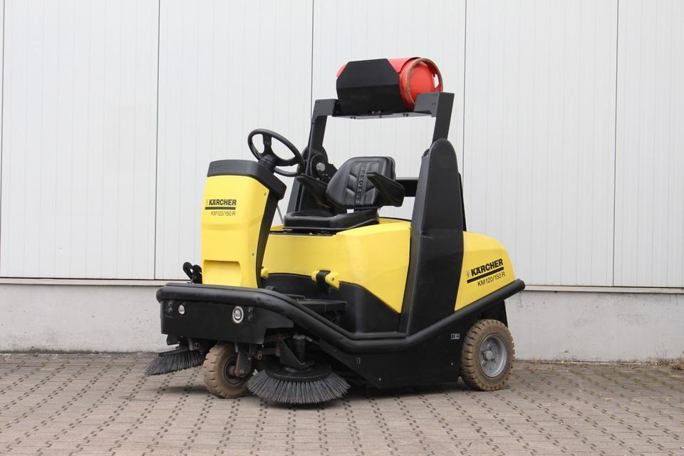 Kärcher KM120/150R LPG Aufsitz- Kehrsaugmaschine Kehrmaschine Gas - كناسة المناطق الصناعية: صورة 4 Kärcher KM120/150R LPG Aufsitz- Kehrsaugmaschine Kehrmaschine Gas - كناسة المناطق الصناعية: صورة 4