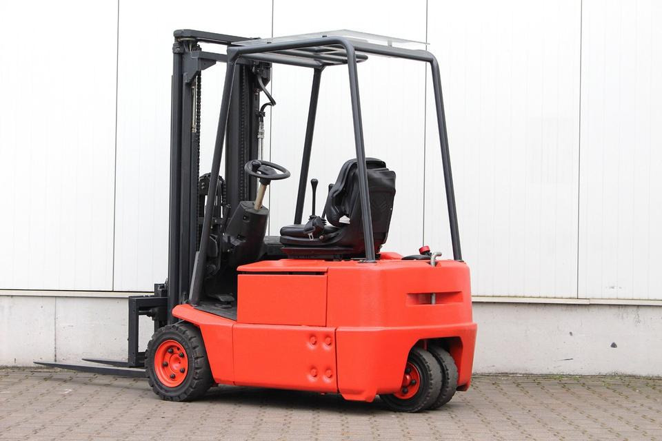 LINDE E15Z-02 Triplex 4,7m - رافعة شوكية كهربائية: صورة 3 LINDE E15Z-02 Triplex 4,7m - رافعة شوكية كهربائية: صورة 3