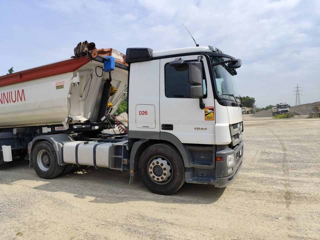 MERCEDES-BENZ ACTROS - وحدة جر: صورة 3 MERCEDES-BENZ ACTROS - وحدة جر: صورة 3