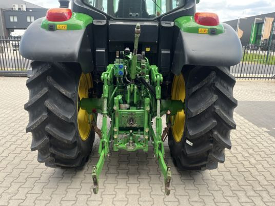 John Deere 6110M - جرار: صورة 4 John Deere 6110M - جرار: صورة 4