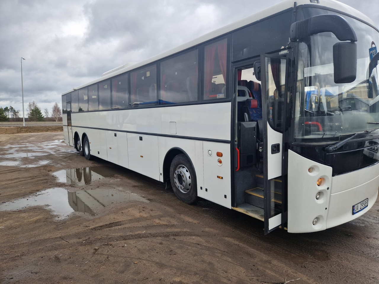VOLVO B12B VEST HORISONT - مركبة كوتش: صورة 3 VOLVO B12B VEST HORISONT - مركبة كوتش: صورة 3
