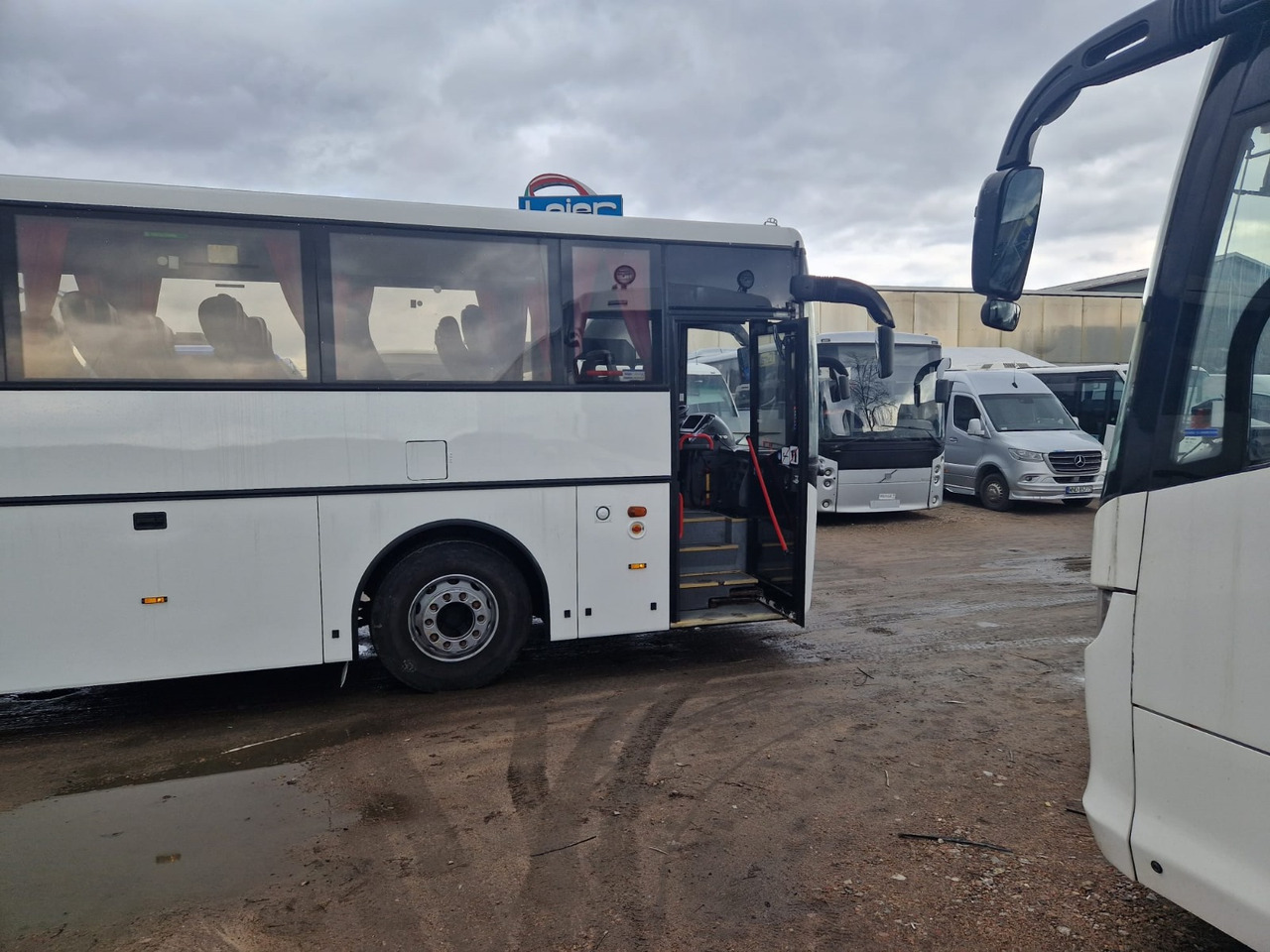 VOLVO B12B VEST HORISONT - مركبة كوتش: صورة 5 VOLVO B12B VEST HORISONT - مركبة كوتش: صورة 5