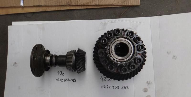 JOHN DEERE DYFER zf 4472353081 4472353163 atak tal - صندوق التروس التفاضلية - الآلات الزراعية: صورة 1 JOHN DEERE DYFER zf 4472353081 4472353163 atak tal - صندوق التروس التفاضلية - الآلات الزراعية: صورة 1