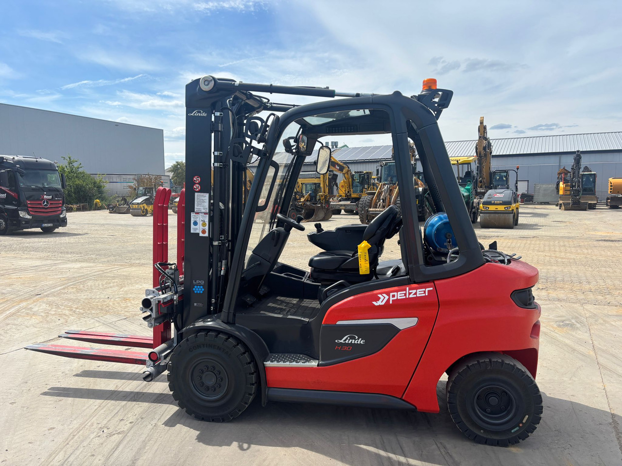 LINDE H30T-01 - رافعة شوكية تعمل بالغاز: صورة 1 LINDE H30T-01 - رافعة شوكية تعمل بالغاز: صورة 1