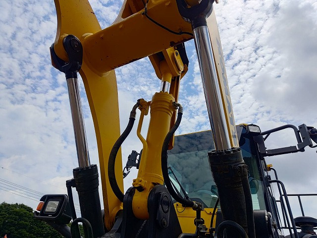 اللودر بعجل KOMATSU WA470-8: صورة 16