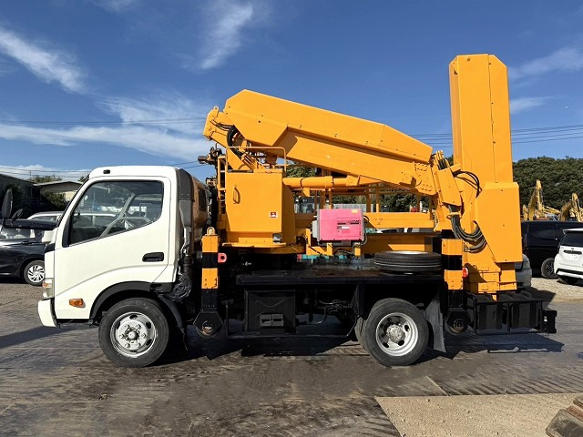 TADANO BT-200-2 - منصة تلسكوبية محمولة على شاحنة: صورة 2 TADANO BT-200-2 - منصة تلسكوبية محمولة على شاحنة: صورة 2