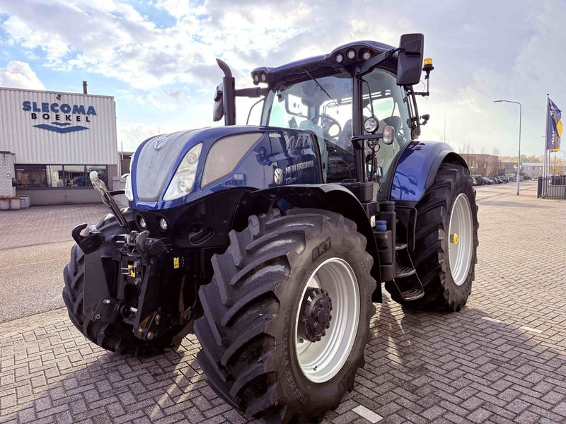 New Holland T7.270 AC Stage V Blue Power - جرار: صورة 1 New Holland T7.270 AC Stage V Blue Power - جرار: صورة 1