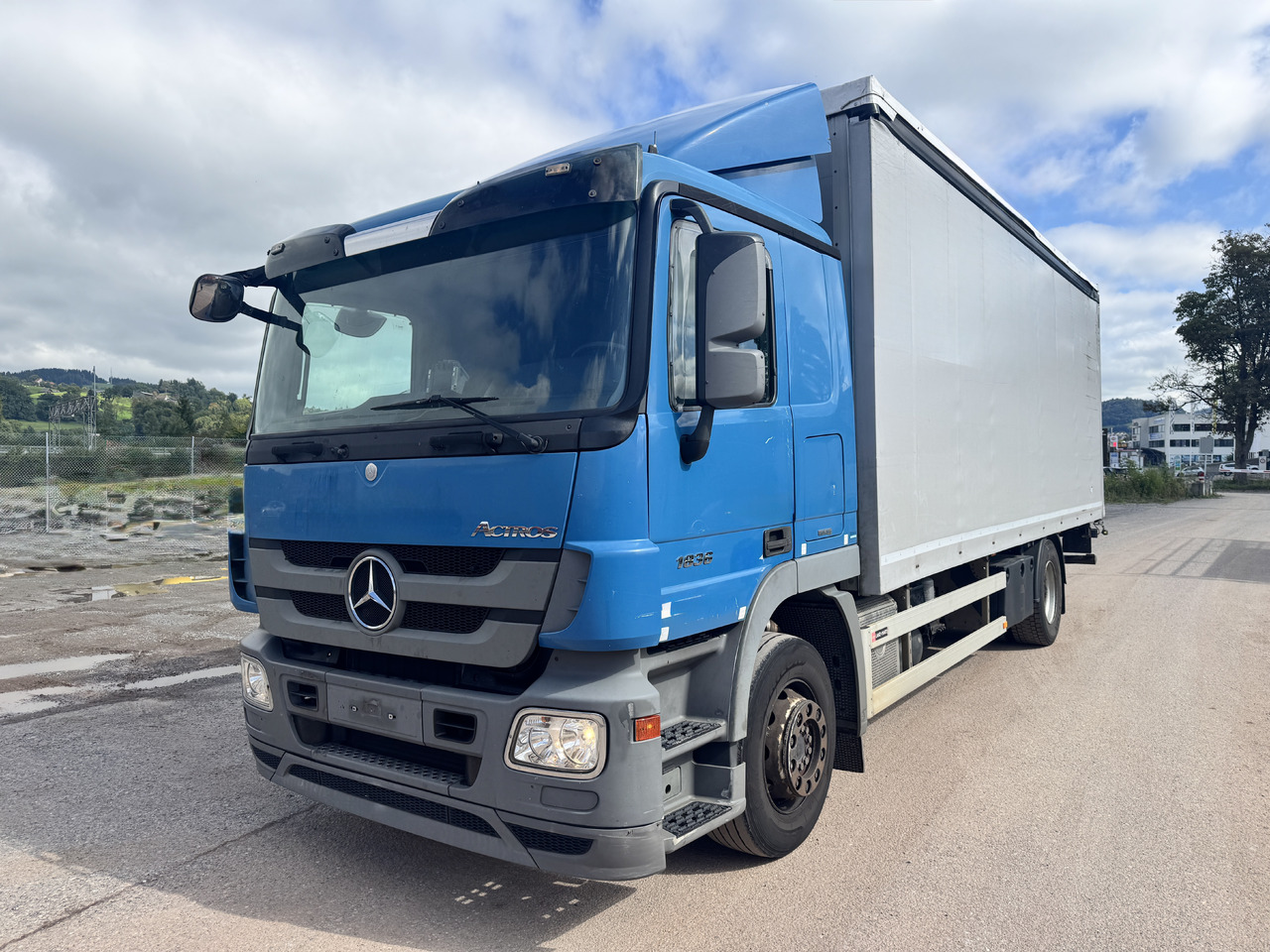 شاحنة ستارة MERCEDES-BENZ Actros 1836 4x2 Blache-Hebebühne: صورة 1