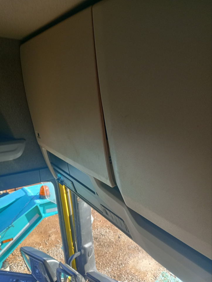 SCANIA R460 SUPER, Location: Villareal, Spain SCANIA R460 SUPER, Location: Villareal, Spain: صورة 9 SCANIA R460 SUPER, Location: Villareal, Spain SCANIA R460 SUPER, Location: Villareal, Spain: صورة 9