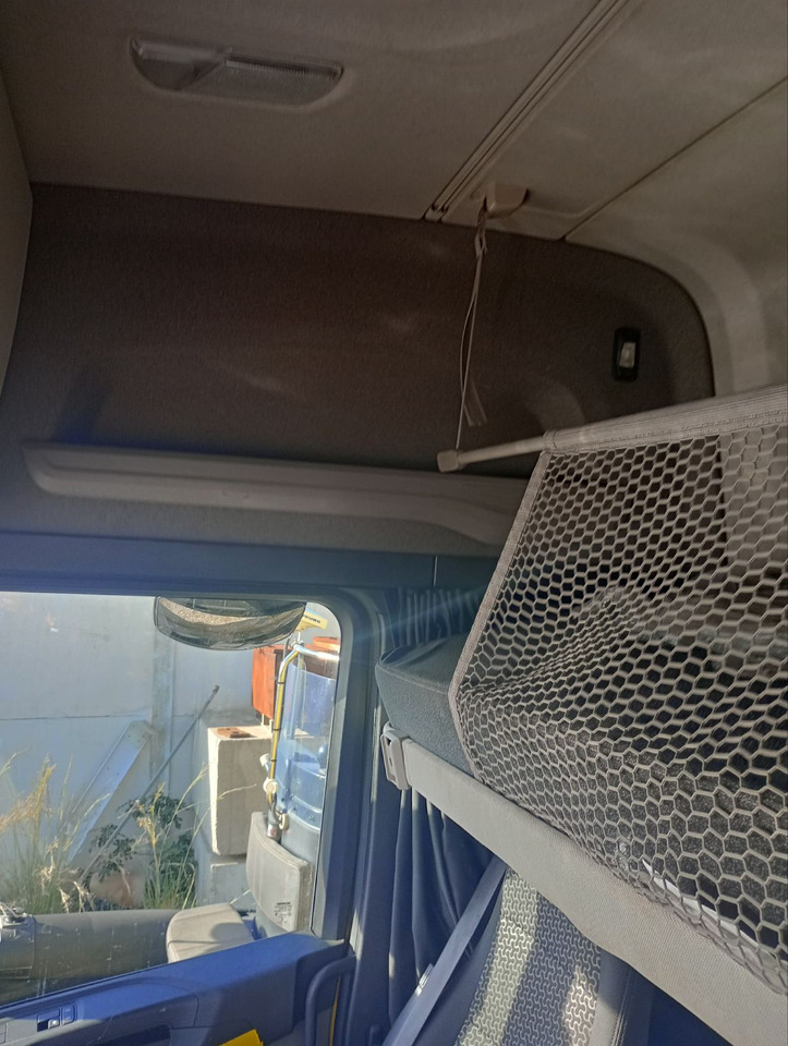 SCANIA R460 SUPER, Location: Villareal, Spain SCANIA R460 SUPER, Location: Villareal, Spain: صورة 16 SCANIA R460 SUPER, Location: Villareal, Spain SCANIA R460 SUPER, Location: Villareal, Spain: صورة 16