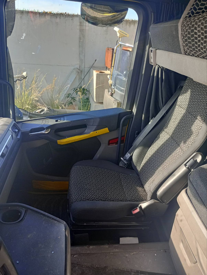 SCANIA R460 SUPER, Location: Villareal, Spain SCANIA R460 SUPER, Location: Villareal, Spain: صورة 17 SCANIA R460 SUPER, Location: Villareal, Spain SCANIA R460 SUPER, Location: Villareal, Spain: صورة 17