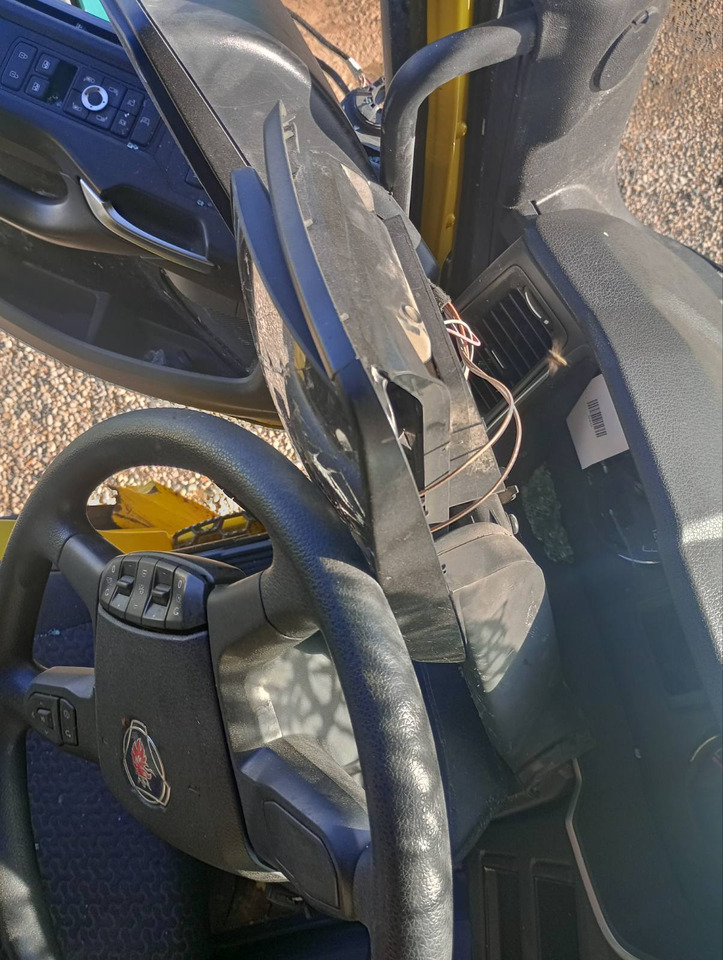 SCANIA R460 SUPER, Location: Villareal, Spain SCANIA R460 SUPER, Location: Villareal, Spain: صورة 6 SCANIA R460 SUPER, Location: Villareal, Spain SCANIA R460 SUPER, Location: Villareal, Spain: صورة 6