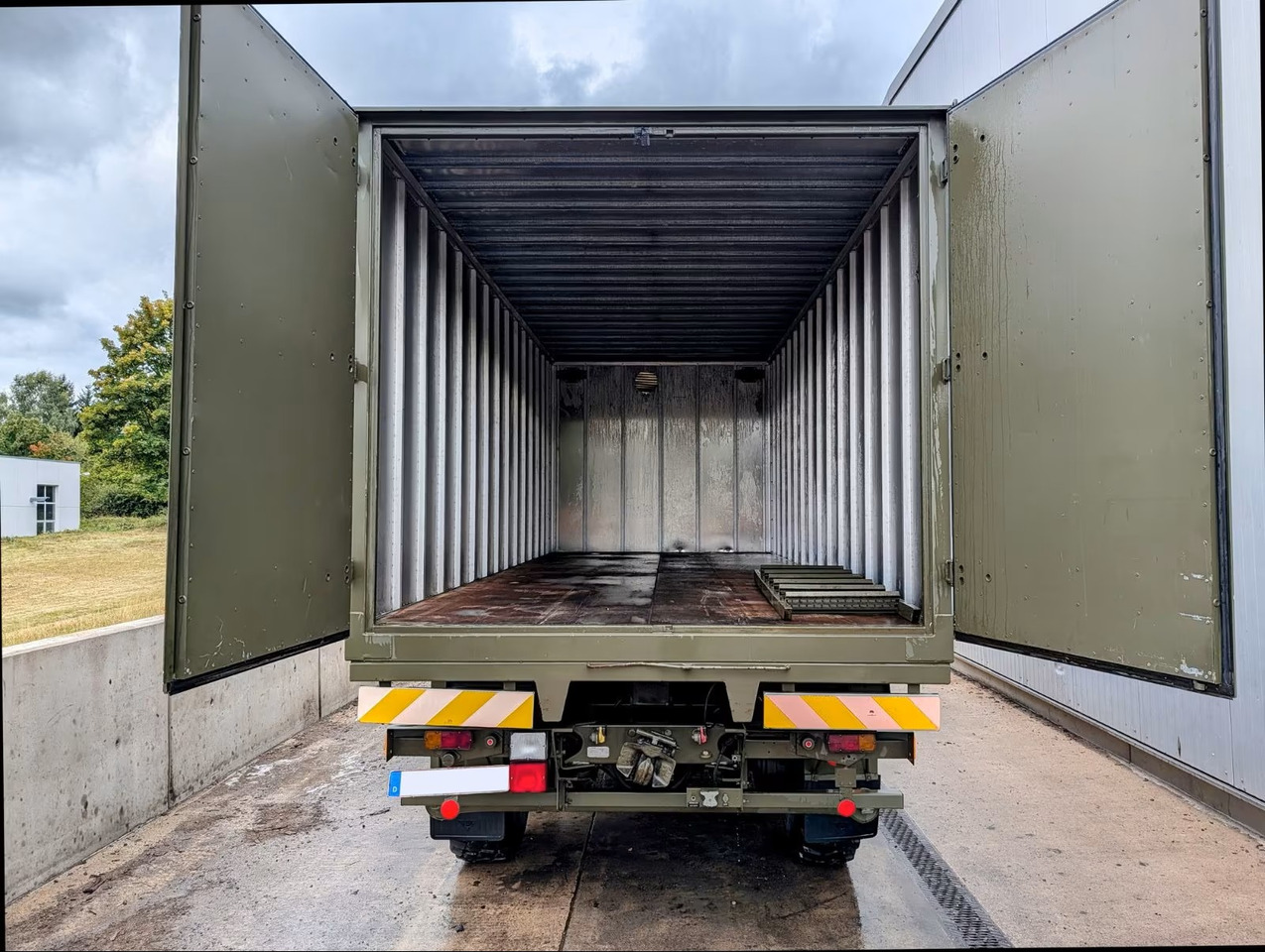 VOLVO N10 - شاحنة مقفلة: صورة 4 VOLVO N10 - شاحنة مقفلة: صورة 4