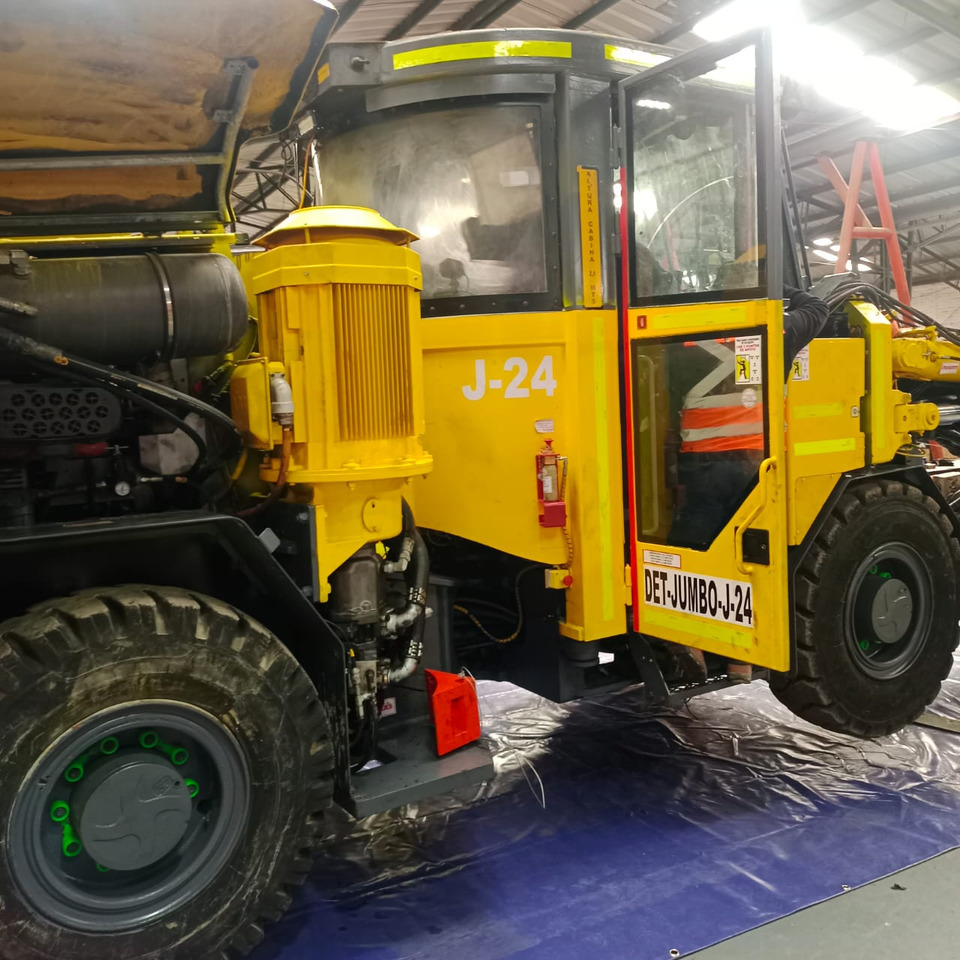 EPIROC BOOMER S2C - آلة حفر موجهة: صورة 2 EPIROC BOOMER S2C - آلة حفر موجهة: صورة 2