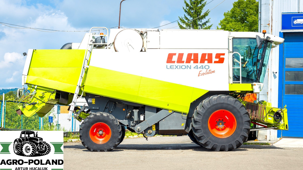 CLAAS LEXION 440 EVOLUTION - 2003 ROK + CLAAS C 540 SKŁADANY - 2007 ROK - حصادة موحَّدة: صورة 4 CLAAS LEXION 440 EVOLUTION - 2003 ROK + CLAAS C 540 SKŁADANY - 2007 ROK - حصادة موحَّدة: صورة 4