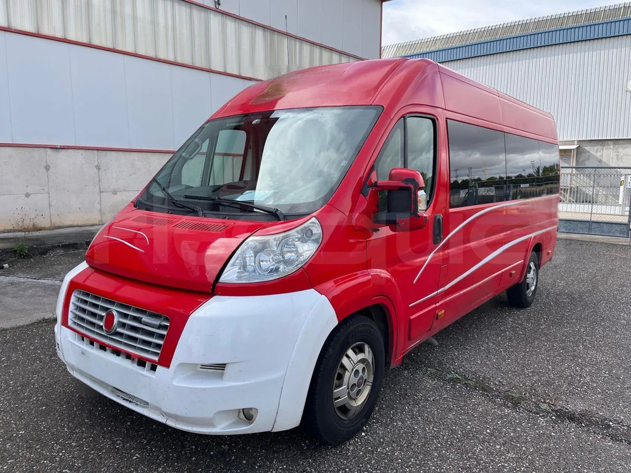 Fiat Ducato - حافلة سوبربان: صورة 4 Fiat Ducato - حافلة سوبربان: صورة 4