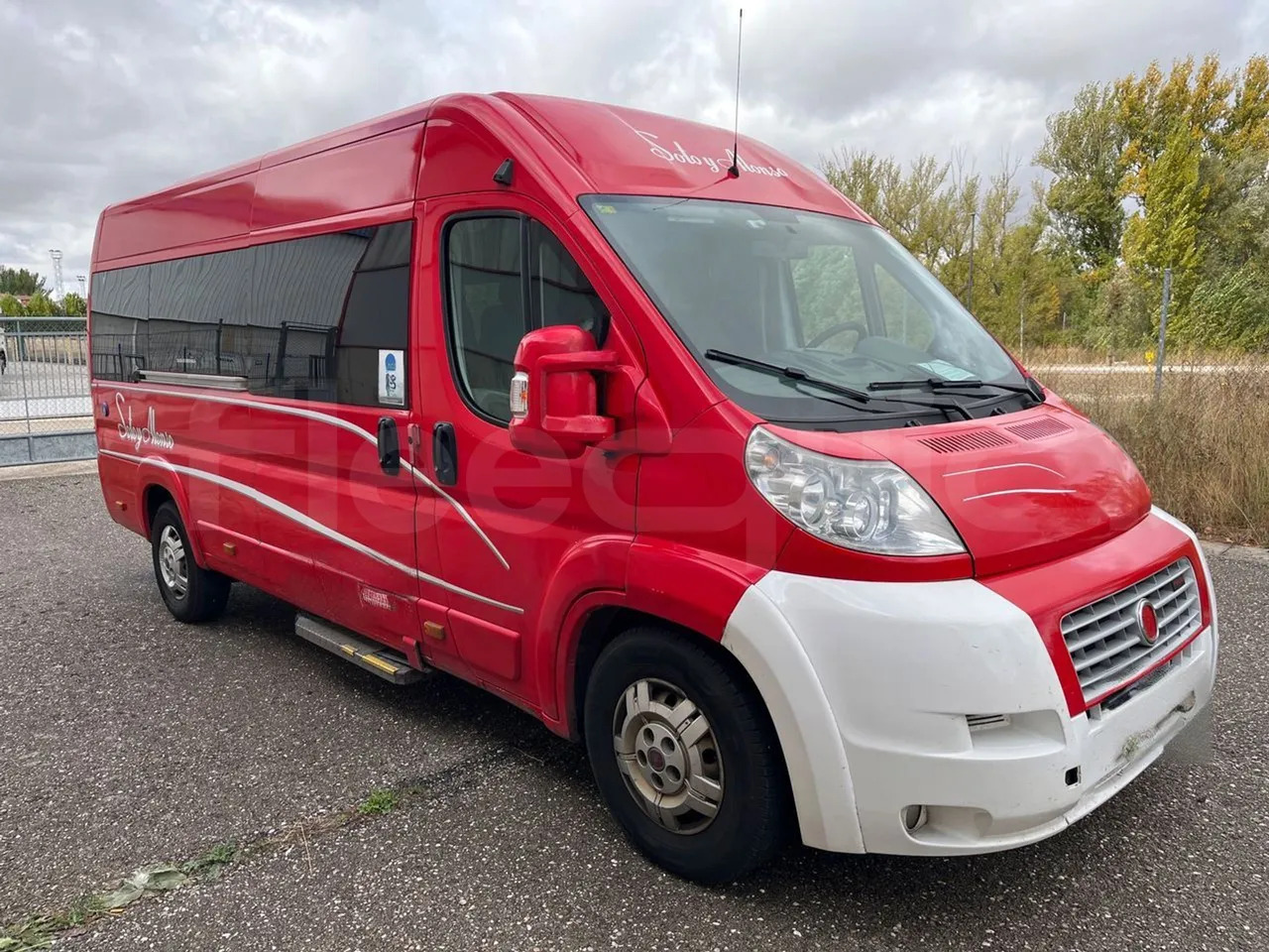 Fiat Ducato - حافلة سوبربان: صورة 1 Fiat Ducato - حافلة سوبربان: صورة 1