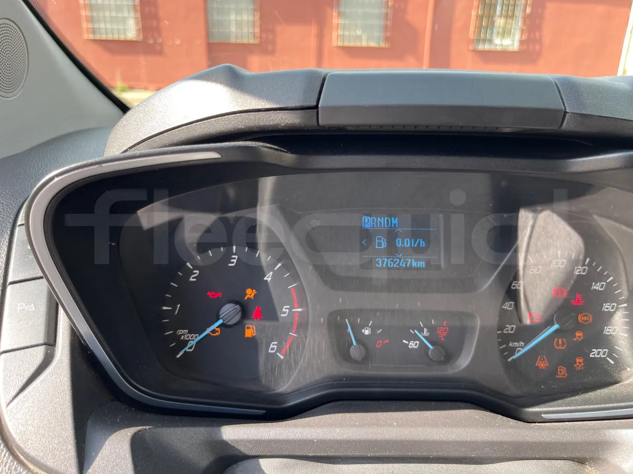 Ford Tourneo Custom - حافلة سوبربان: صورة 3 Ford Tourneo Custom - حافلة سوبربان: صورة 3