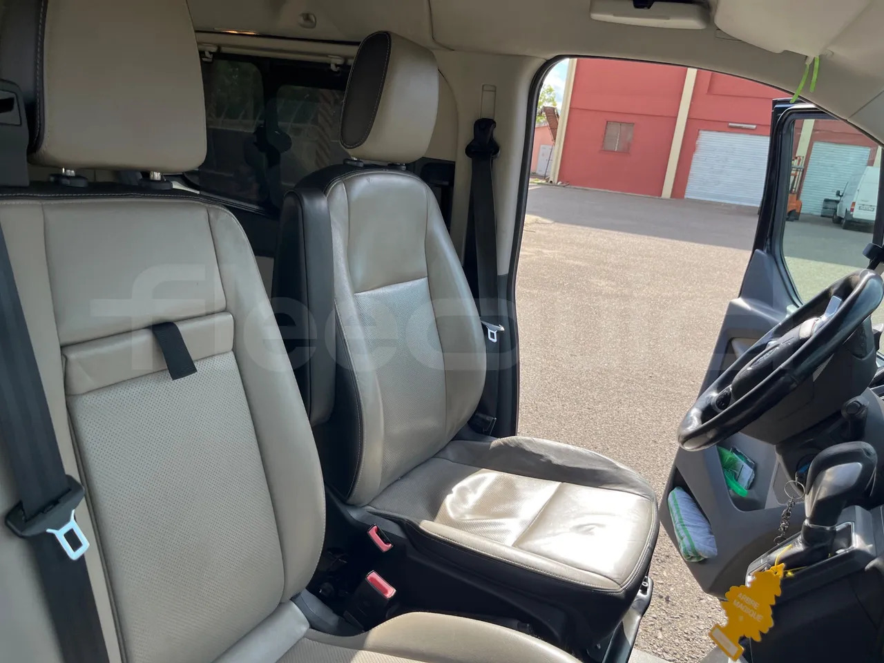 Ford Tourneo Custom Ford Tourneo Custom: صورة 18 Ford Tourneo Custom Ford Tourneo Custom: صورة 18