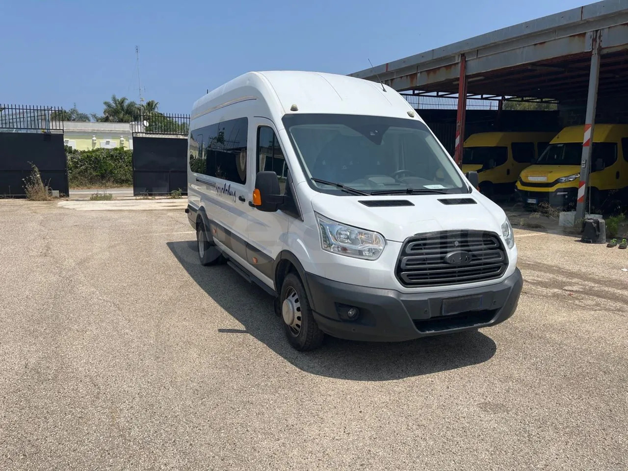Ford Transit - حافلة صغيرة, ميكروباص: صورة 1 Ford Transit - حافلة صغيرة, ميكروباص: صورة 1