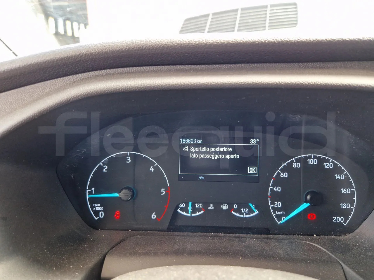 Ford Transit - حافلة سوبربان: صورة 3 Ford Transit - حافلة سوبربان: صورة 3