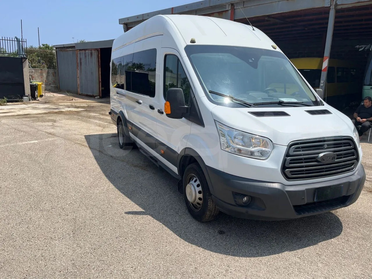 Ford Transit - حافلة صغيرة, ميكروباص: صورة 1 Ford Transit - حافلة صغيرة, ميكروباص: صورة 1