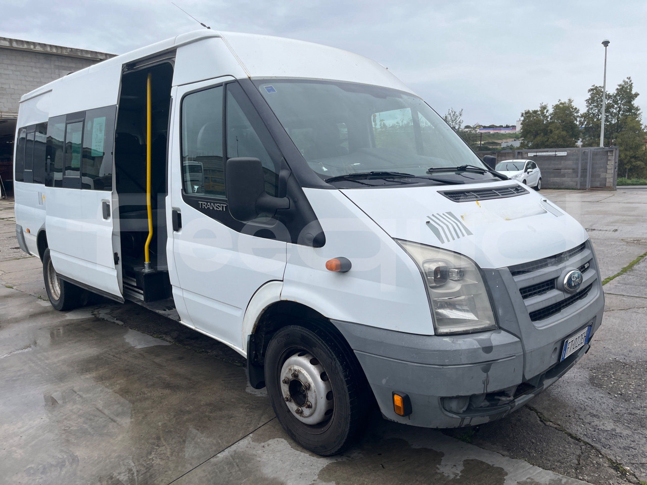 Ford Transit - حافلة صغيرة, ميكروباص: صورة 1 Ford Transit - حافلة صغيرة, ميكروباص: صورة 1