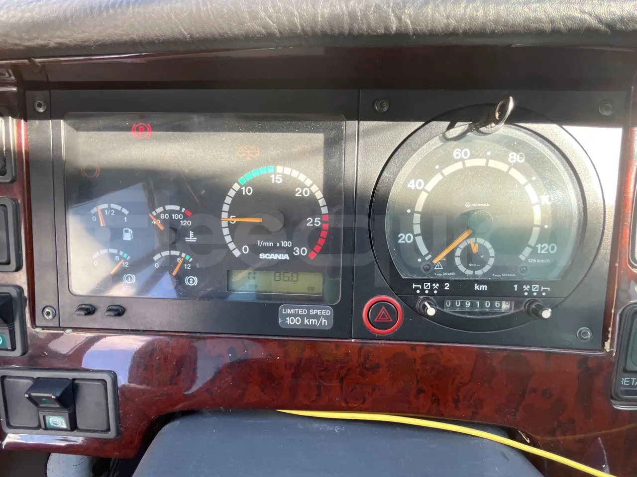 Irizar Scania Century - مركبة كوتش: صورة 3 Irizar Scania Century - مركبة كوتش: صورة 3