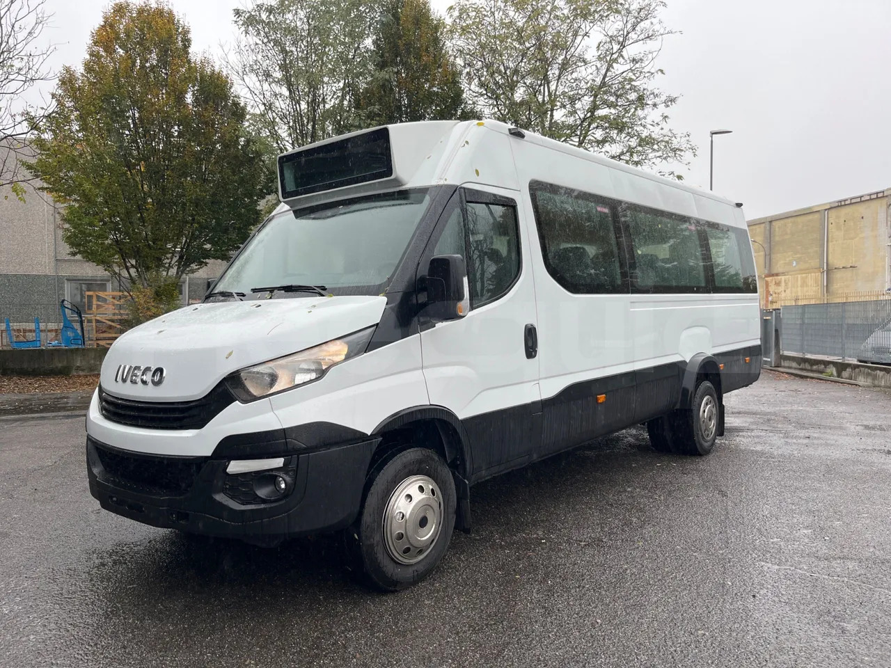 Iveco Daily - حافلة سوبربان: صورة 4 Iveco Daily - حافلة سوبربان: صورة 4