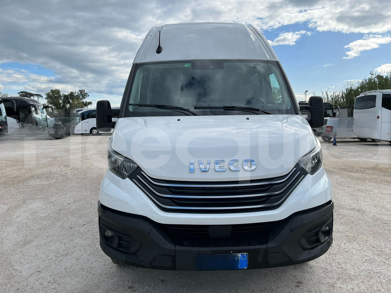 Iveco Daily - حافلة صغيرة, ميكروباص: صورة 1 Iveco Daily - حافلة صغيرة, ميكروباص: صورة 1