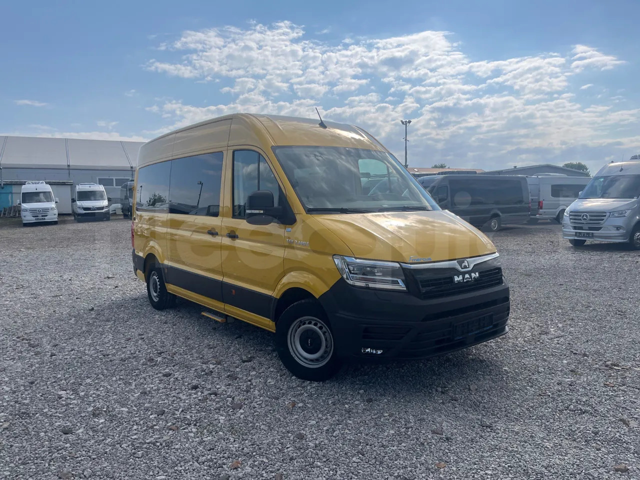 Man Mercus - حافلة سوبربان: صورة 1 Man Mercus - حافلة سوبربان: صورة 1