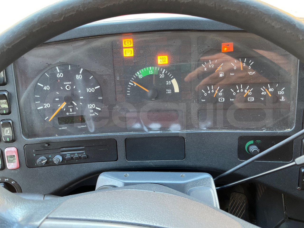 Mercedes-Benz 0 350 - مركبة كوتش: صورة 3 Mercedes-Benz 0 350 - مركبة كوتش: صورة 3