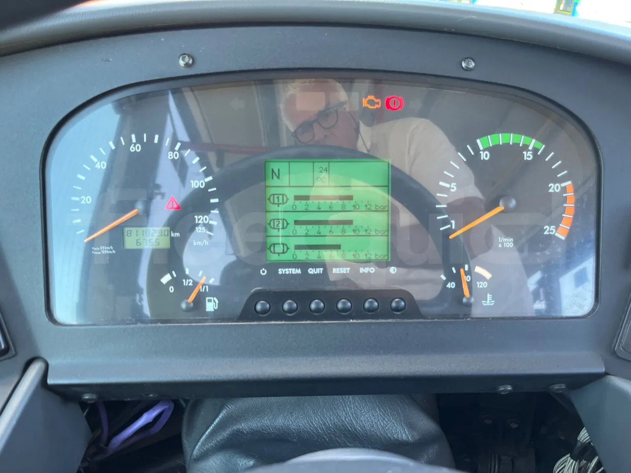 Mercedes-Benz Integro - حافلة سوبربان: صورة 3 Mercedes-Benz Integro - حافلة سوبربان: صورة 3