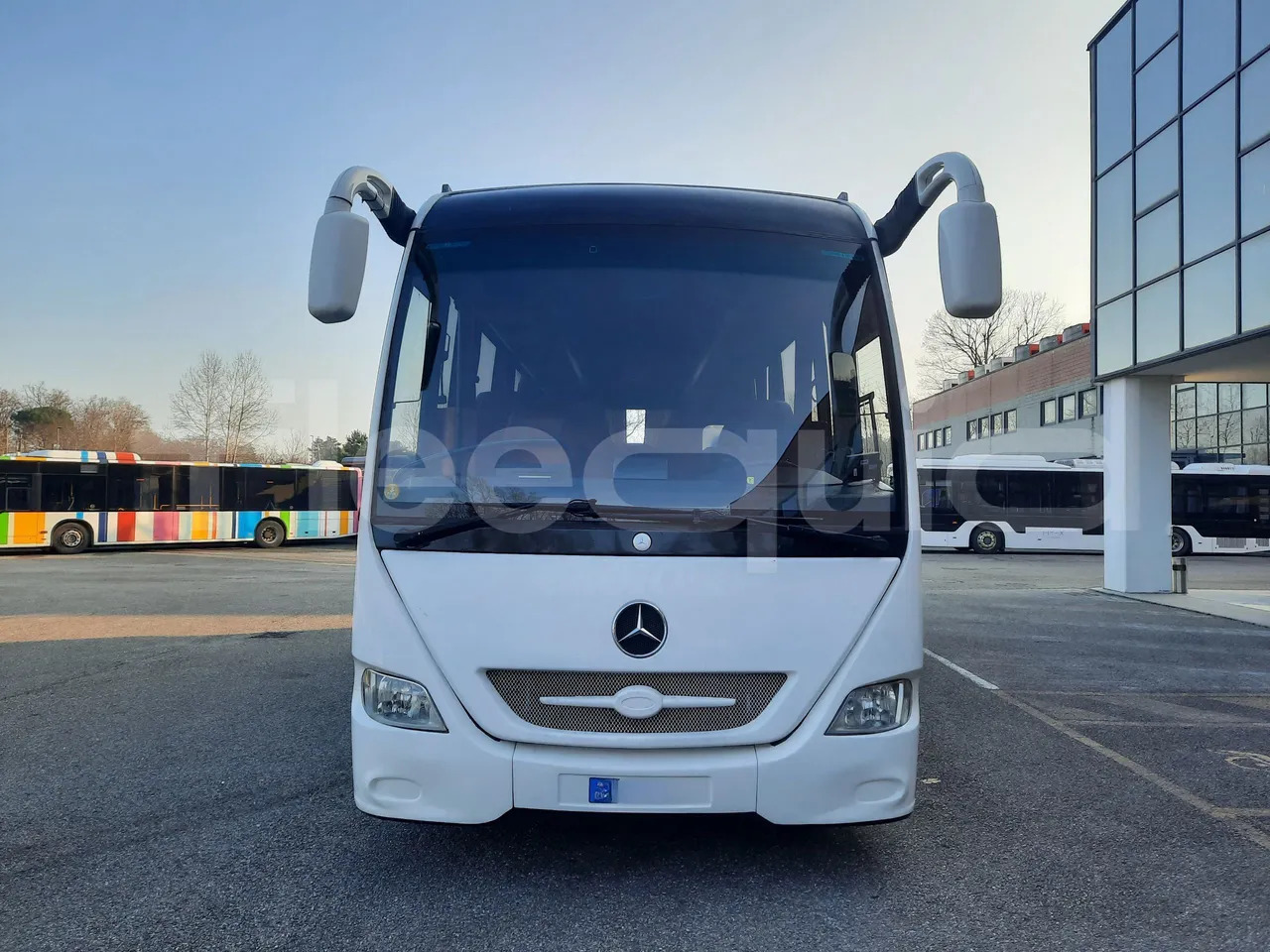 Mercedes-Benz MB1022 - مركبة كوتش: صورة 2 Mercedes-Benz MB1022 - مركبة كوتش: صورة 2