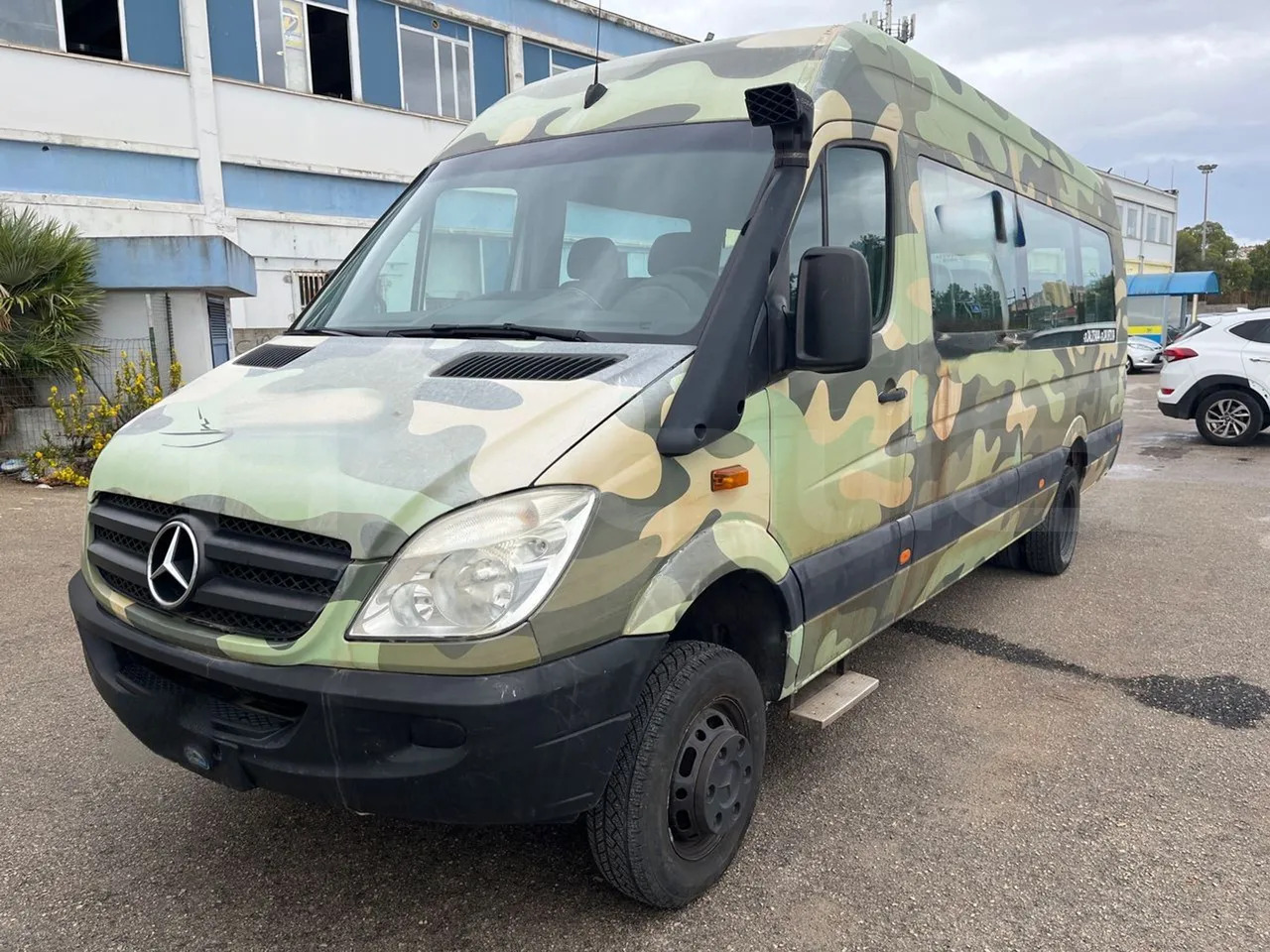Mercedes-Benz Sprinter - حافلة صغيرة, حافلة سوبربان: صورة 4 Mercedes-Benz Sprinter - حافلة صغيرة, حافلة سوبربان: صورة 4