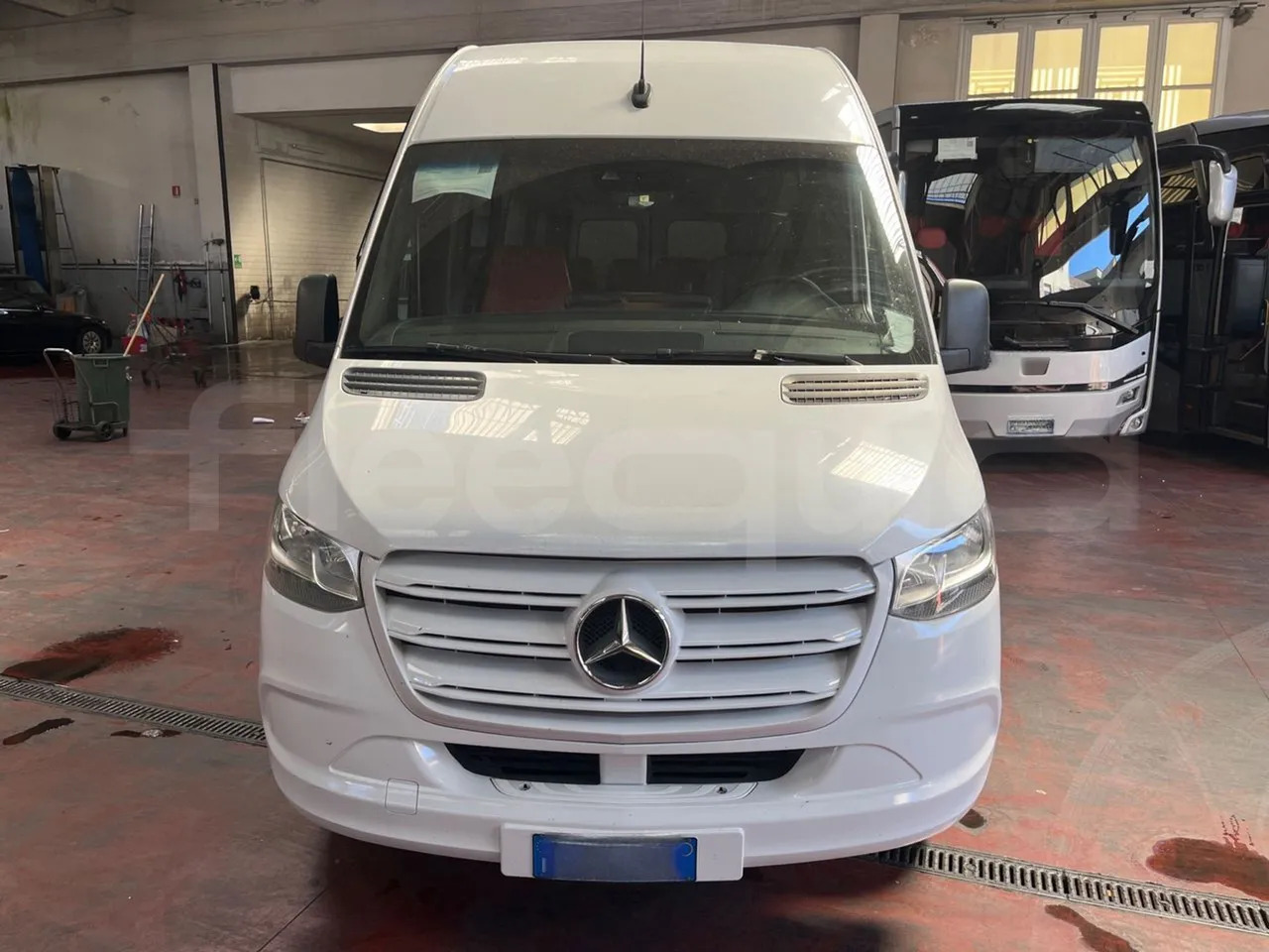Mercedes-Benz Sprinter - حافلة صغيرة, ميكروباص: صورة 2 Mercedes-Benz Sprinter - حافلة صغيرة, ميكروباص: صورة 2