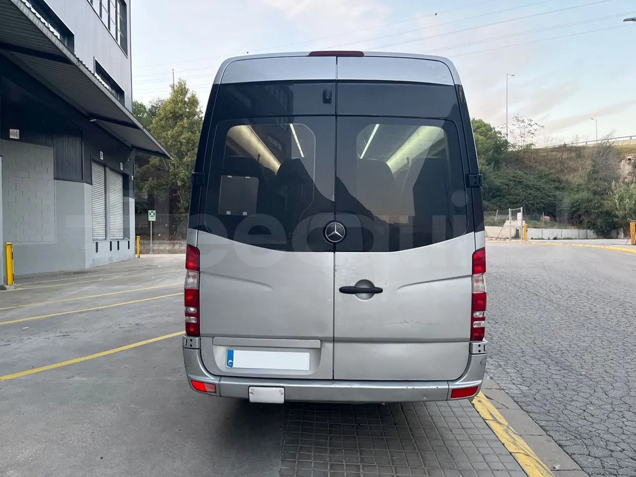 Mercedes-Benz Sprinter - مركبة كوتش: صورة 5 Mercedes-Benz Sprinter - مركبة كوتش: صورة 5