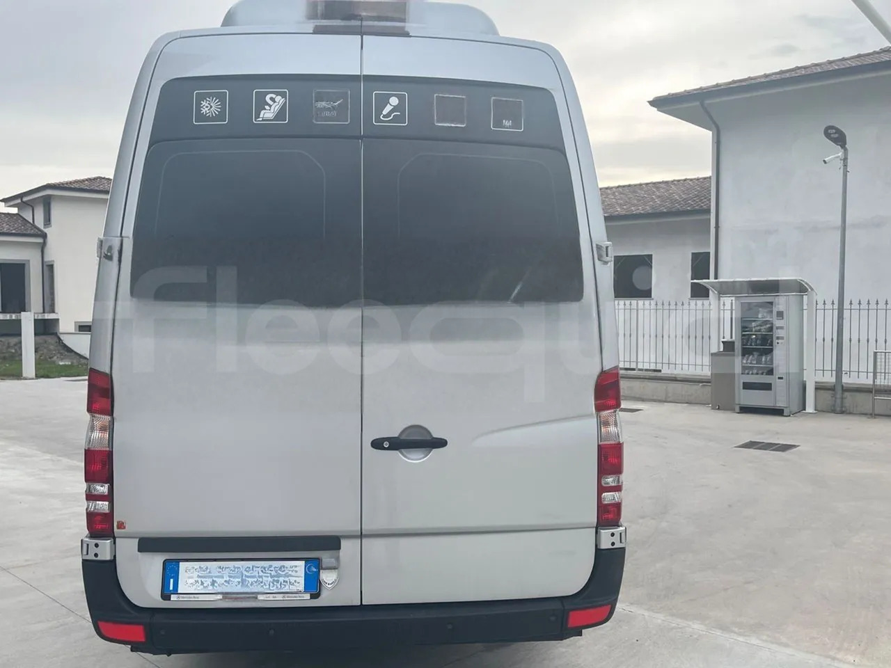 Mercedes-Benz Sprinter - حافلة سوبربان: صورة 5 Mercedes-Benz Sprinter - حافلة سوبربان: صورة 5