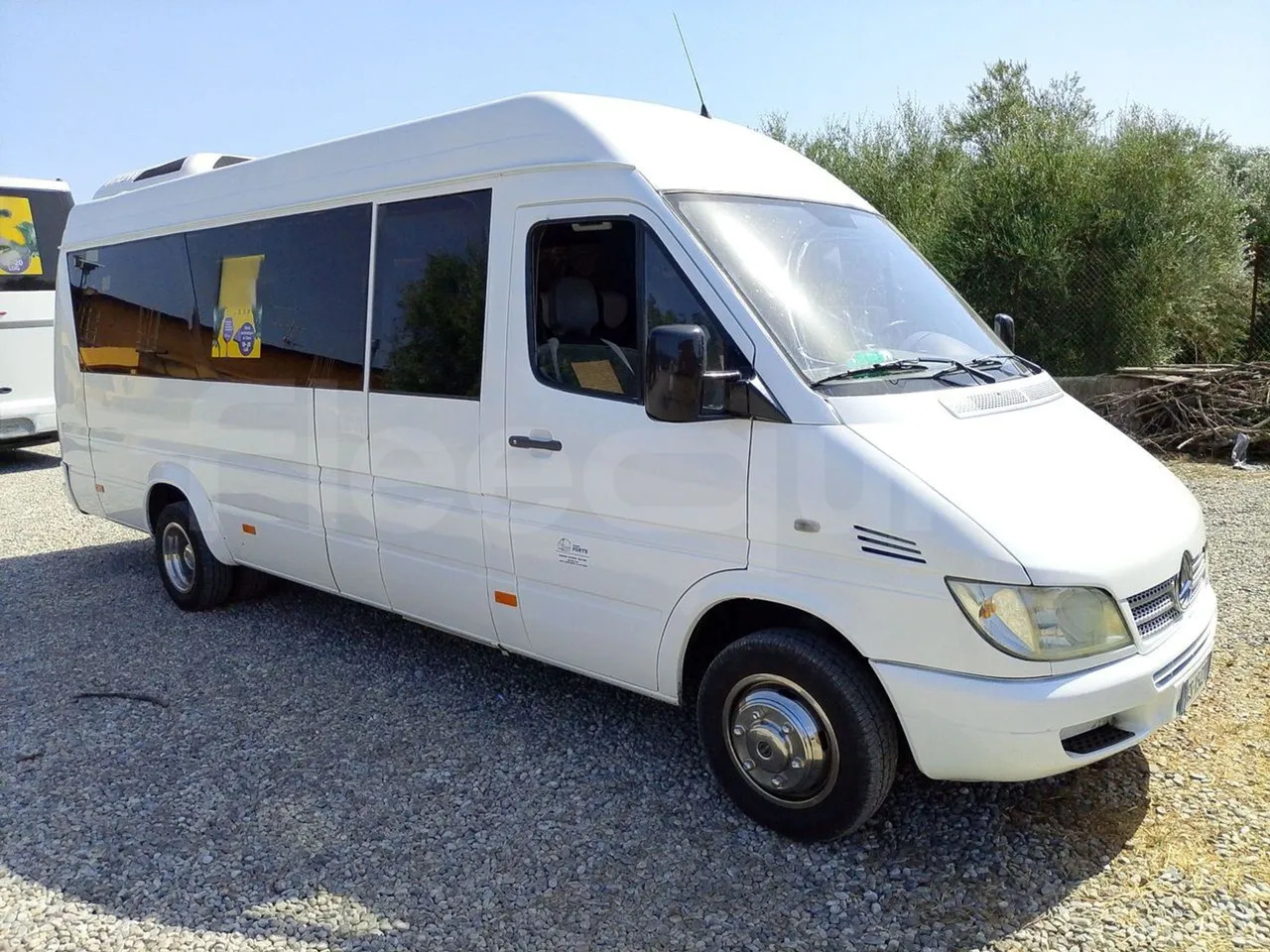 Mercedes-Benz Sprinter - حافلة سوبربان: صورة 1 Mercedes-Benz Sprinter - حافلة سوبربان: صورة 1