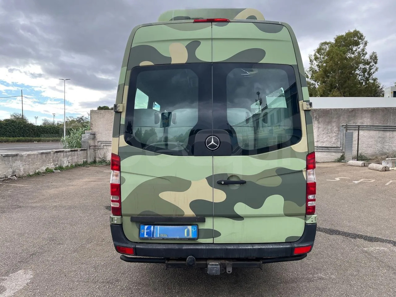 Mercedes-Benz Sprinter - حافلة سوبربان: صورة 5 Mercedes-Benz Sprinter - حافلة سوبربان: صورة 5