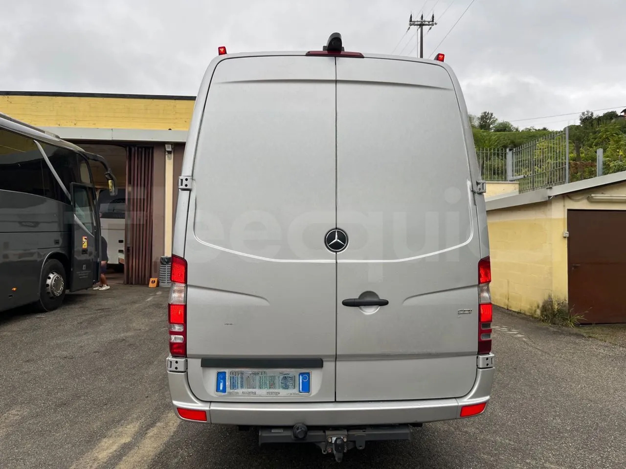 Mercedes-Benz Sprinter - حافلة سوبربان: صورة 5 Mercedes-Benz Sprinter - حافلة سوبربان: صورة 5
