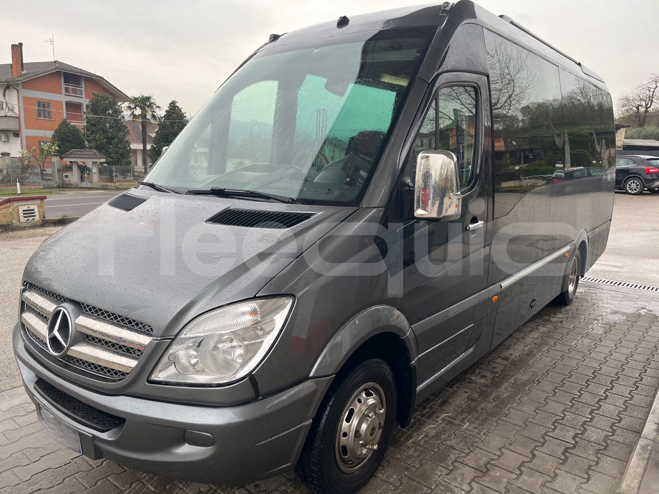 Mercedes-Benz Sprinter - حافلة سوبربان: صورة 4 Mercedes-Benz Sprinter - حافلة سوبربان: صورة 4
