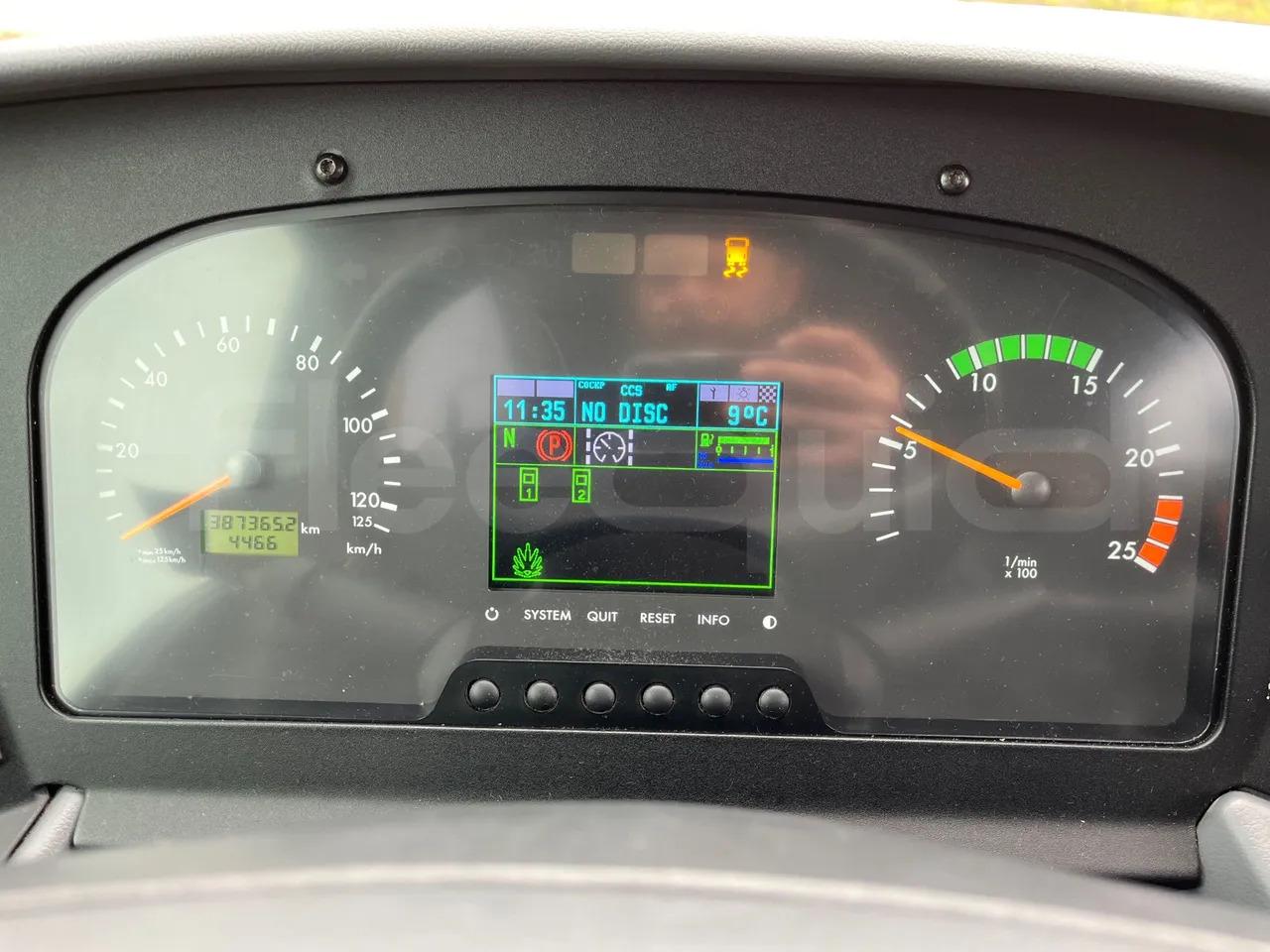 Mercedes-Benz Tourismo - مركبة كوتش: صورة 3 Mercedes-Benz Tourismo - مركبة كوتش: صورة 3