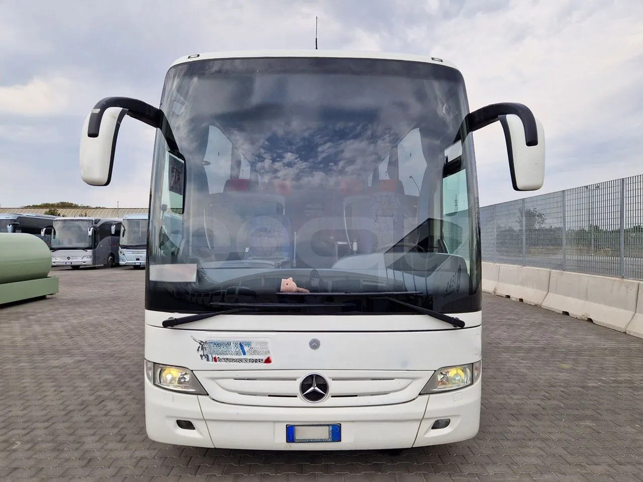 Mercedes-Benz Tourismo - مركبة كوتش: صورة 2 Mercedes-Benz Tourismo - مركبة كوتش: صورة 2