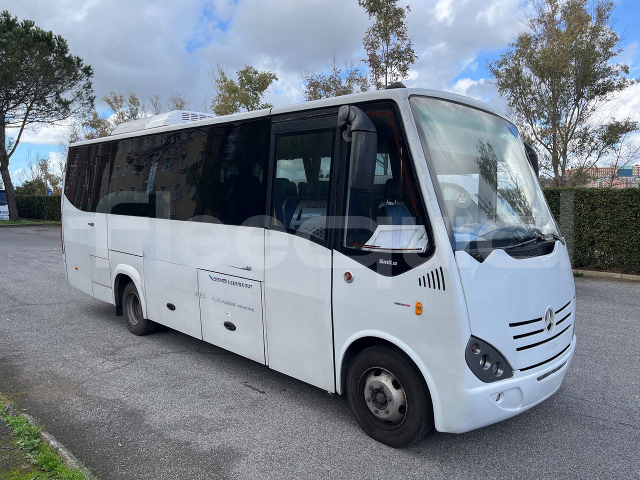 Mercedes-Benz Vario - مركبة كوتش: صورة 1 Mercedes-Benz Vario - مركبة كوتش: صورة 1
