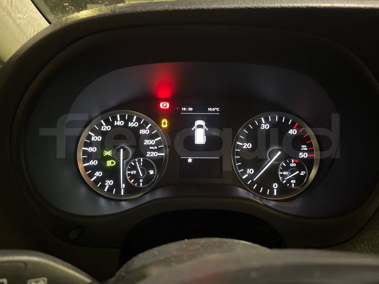 Mercedes-Benz Vito Tourer - مركبة كوتش: صورة 3 Mercedes-Benz Vito Tourer - مركبة كوتش: صورة 3