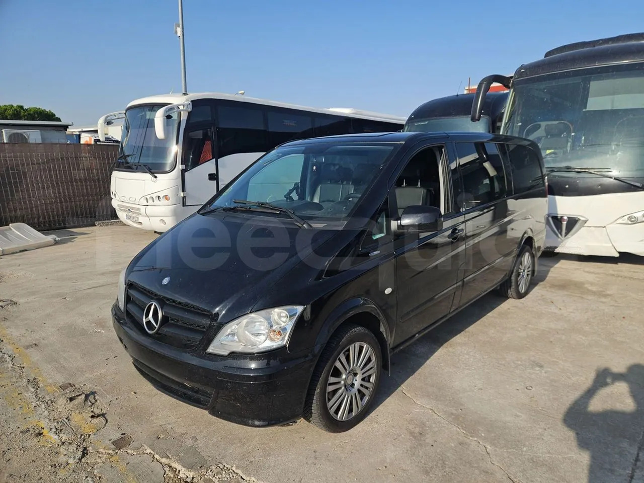 Mercedes-Benz Vito Tourer - حافلة صغيرة, ميكروباص: صورة 4 Mercedes-Benz Vito Tourer - حافلة صغيرة, ميكروباص: صورة 4