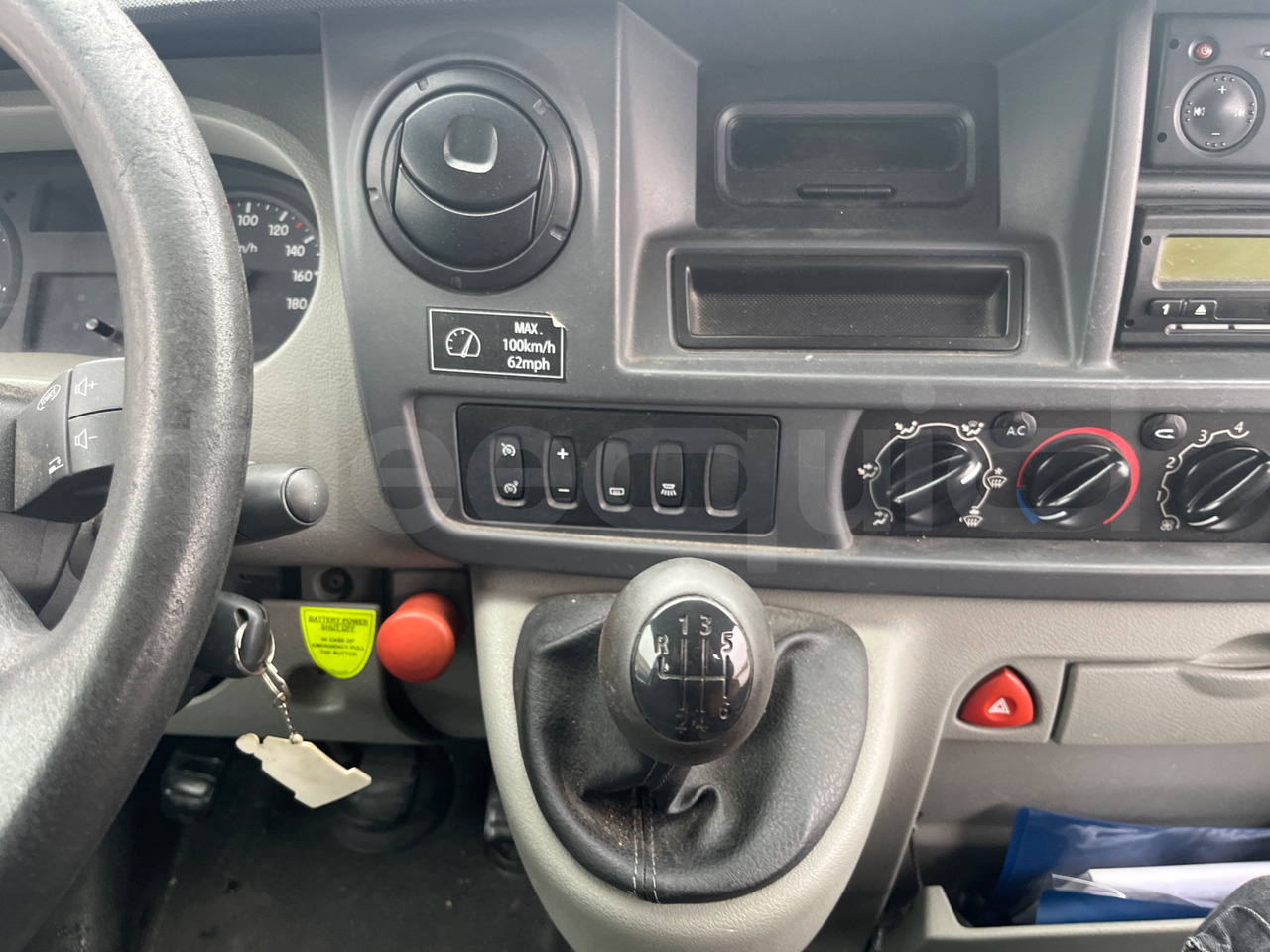 Nissan Interstar - حافلة صغيرة, ميكروباص: صورة 2 Nissan Interstar - حافلة صغيرة, ميكروباص: صورة 2